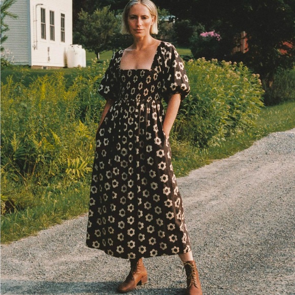 Christy Dawn Katrina dress in Noir Daisy - Picture 2 of 5